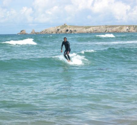 Faire du surf en Bretagne